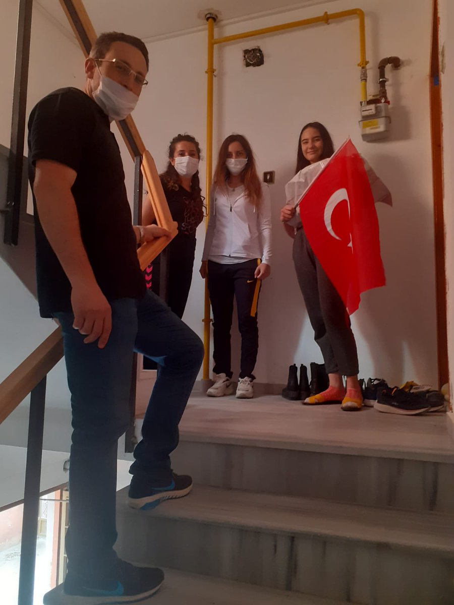 Top sektirme yarışmamıza katılan sporcu gençlerimizi ziyaret edip hediyelerini takdim ettik
#SporcuyuzBiz 
#19MAYIS 

<a href="/kasapoglu/">Dr. Mehmet Kasapoğlu</a>
<a href="/hamzayerlikaya/">Hamza Yerlikaya 🇹🇷</a>
<a href="/ihsanselimb/">İhsan Selim Baydaş</a>
<a href="/sinanaksu/">Sinan Aksu</a>
@Sinop_GHSIM