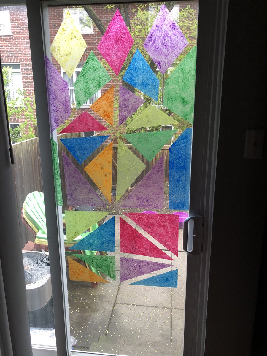 Cote7A's tweet photo. We had a busy but fun weekend!
#paintedwindows #allthedisneyfriends #walkingintherain https://t.co/efhUETLG7g
