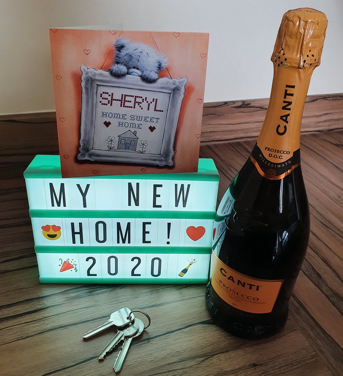 SherylLeanne's tweet photo. I am officially a homeowner! Still feels very surreal! First night in my own house tonight! 🏠 #homeowner #growingup https://t.co/uHu2weVXhx