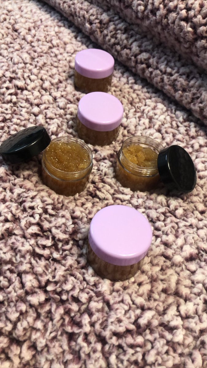 #NewItemAlert 🥳🥳
All natural hand made lip scrubs