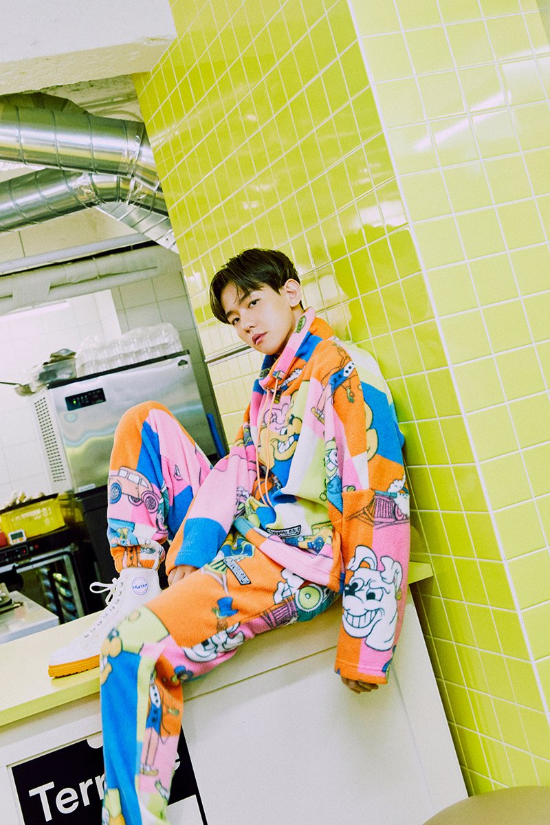 baekhyunfamily_'s tweet photo. [Teaser Image #7] BAEKHYUN The 2nd Mini Album ‘Delight’ (1/2)

🎧 2020.05.25. 6PM (KST)

#백현 #BAEKHYUN #DelightIsComing  #6DaysToDelight #큥캔디로_번지_D5  @B_hundred_Hyun https://t.co/POLRAOfvBU