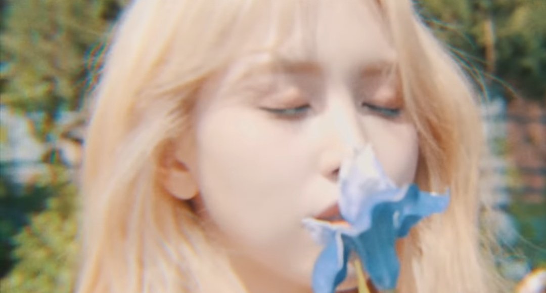 pinkot9's tweet photo. PRINCESS MYOUI 😭 YOU'RE ETHEREAL 😭

#Mina_MoreandMore https://t.co/p2NNruAO49