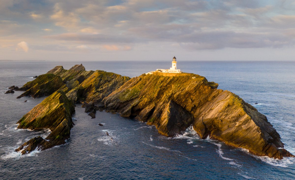 Would you like to support our vital safety service to mariners in Scottish and Isle of Man waters? We are currently recruiting for the following exciting positions:

- Master Mariner
- Systems Analyst
- Project Coordinator

See our website for details nlb.org.uk/who-we-are/vac…