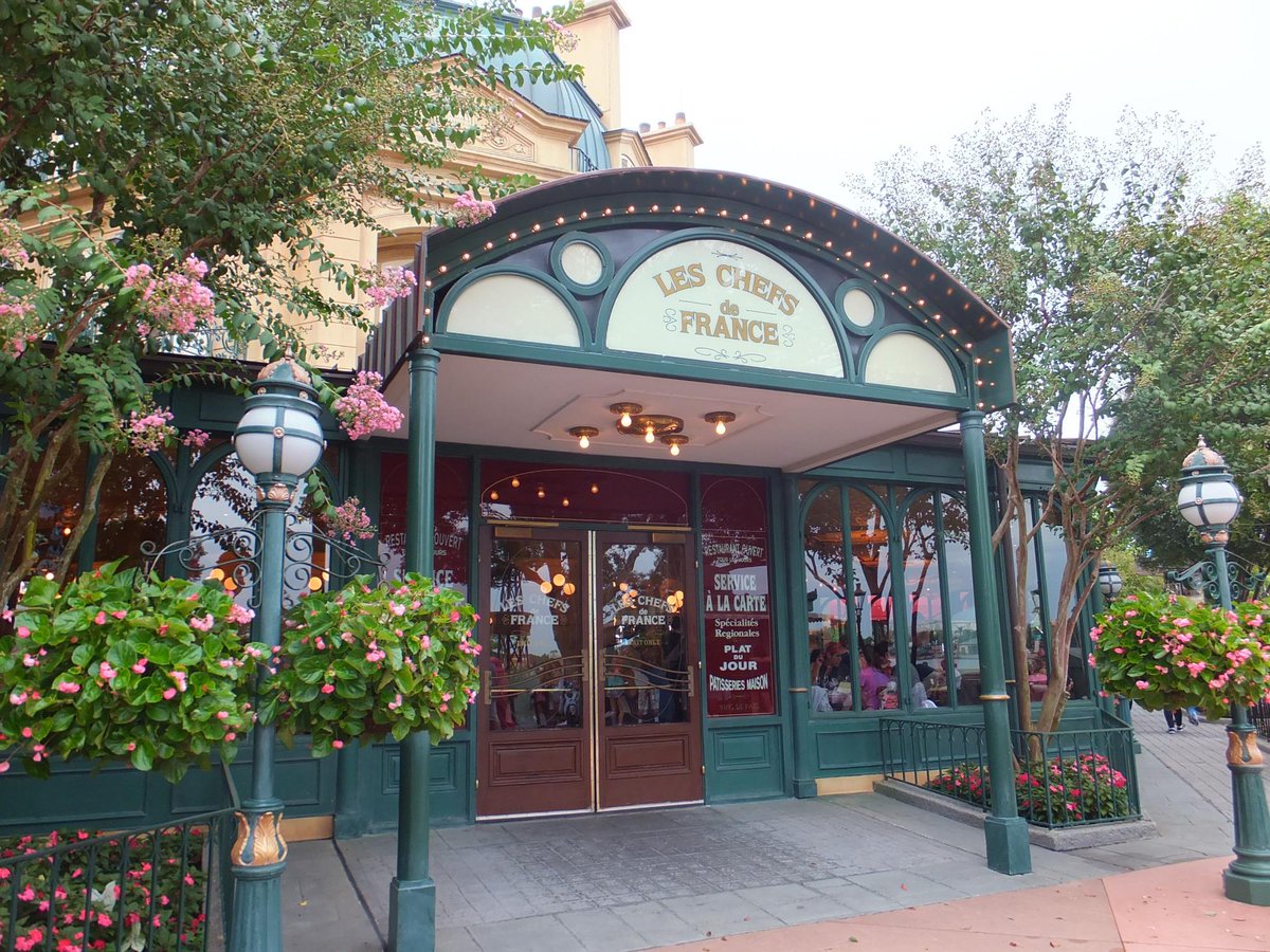 is_recruiting's tweet photo. Nous recrutons des pâtissiers pour travailler au sein du Pavillon français du parc EPCOT à Walt Disney World, en Floride ! 🍰
Les entretiens ont lieu sur Skype et les départs sont prévus entre octobre 2020 et mars 2021.
Postulez directement en ligne : https://t.co/YPHBLT2TsN https://t.co/7iTTzkqDvw