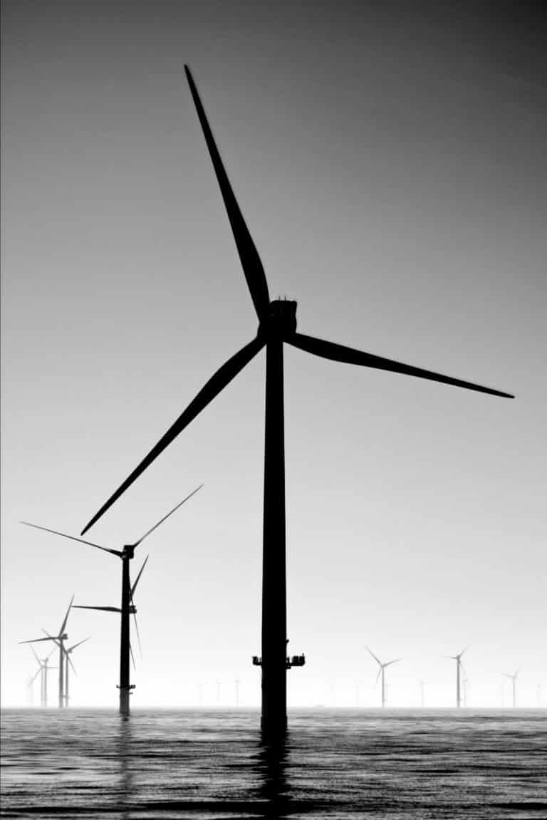 Servidumbres's tweet photo. AIRAE NEWSLETTER -  #Servidumbres Aeronáuticas

#Eólica #offshore:
- se consideran obstáculos a la navegación aérea
- requieren de autorización de #AESA
- se puede conocer la altura máxima permitida mediante un Estudio #Aeronáutico

https://t.co/DKmrTvuggf https://t.co/taoDV0O3gt
