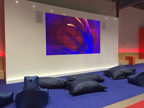 HamiltonRentals's tweet photo. Video Wall rental https://t.co/y4nKvDbEDl | 3x3, 2x4, 5x5 standard video walls and if you want something else, we can help. We also provide digital content design. 

Direct Message us your queries here on Twitter  #Video https://t.co/2B7BQzuPQU