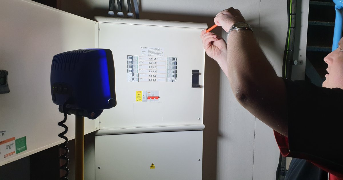 Ritelitesystems's tweet image. @Ritelitesystems K9 LED portable rechargeable worklight allows you to carry out essential works in poorly lit spaces with ease making it an ideal lighting solution for many applications. #temporarylighting #essentiallighting #portablelighting