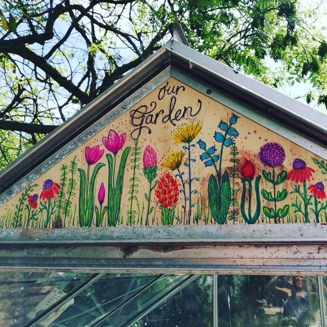 themrsjackbauer's tweet photo. As our down time after working hard at schooling we brightened up the green house with some homemade signs @washingborough @wash_lks2 @wash_uks2 https://t.co/sCylHh9XKF
