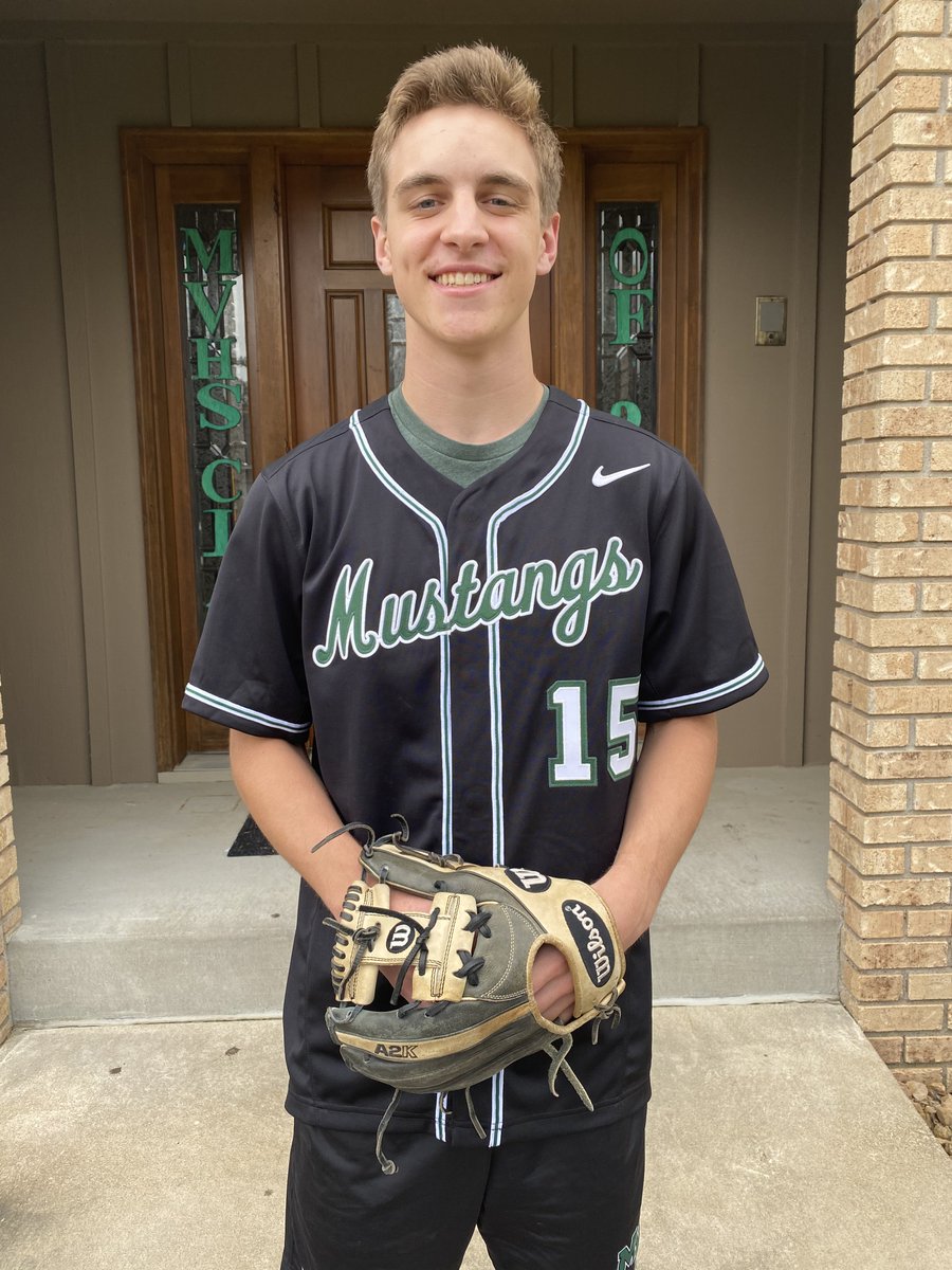 mvvarsbaseball's tweet photo. Today's Senior Spotlight!

Ben Kettelhut #15

"The team with the most skill does not always come out on top at the end of the day. It is the team with the most energy, the most passion, the most focus, and who is the most together that will come out on top at the end of the day." https://t.co/fTkn9zcsO1