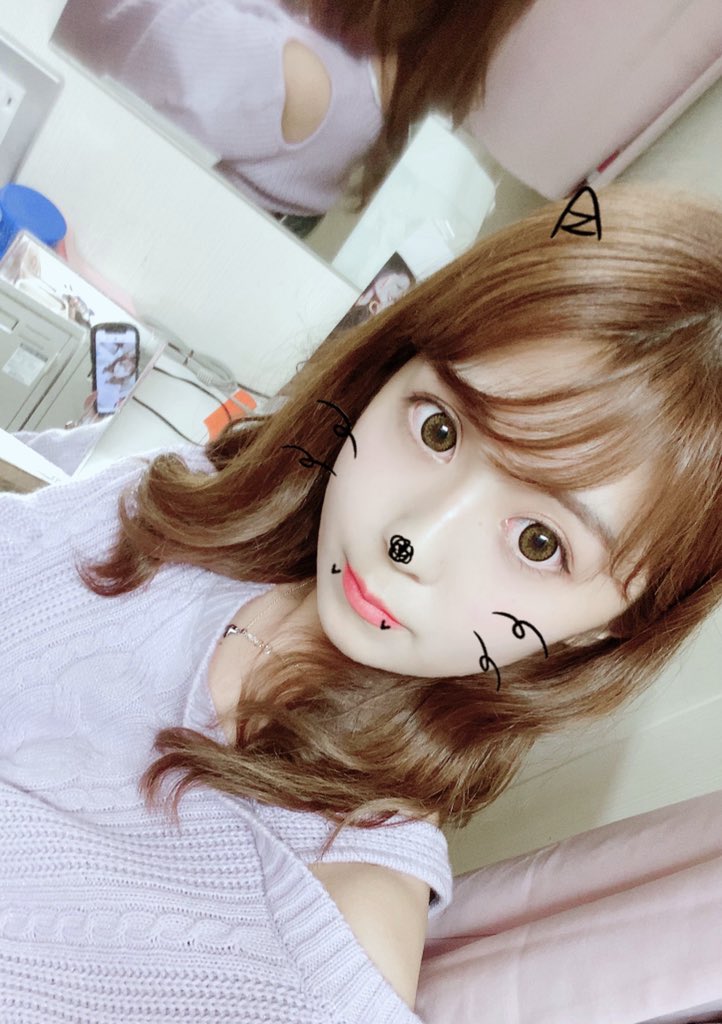oncaba_karen's tweet photo. 今日もオンライン出勤しました🥰
画像は前のやつ🐱 https://t.co/h2NgYwYsnw