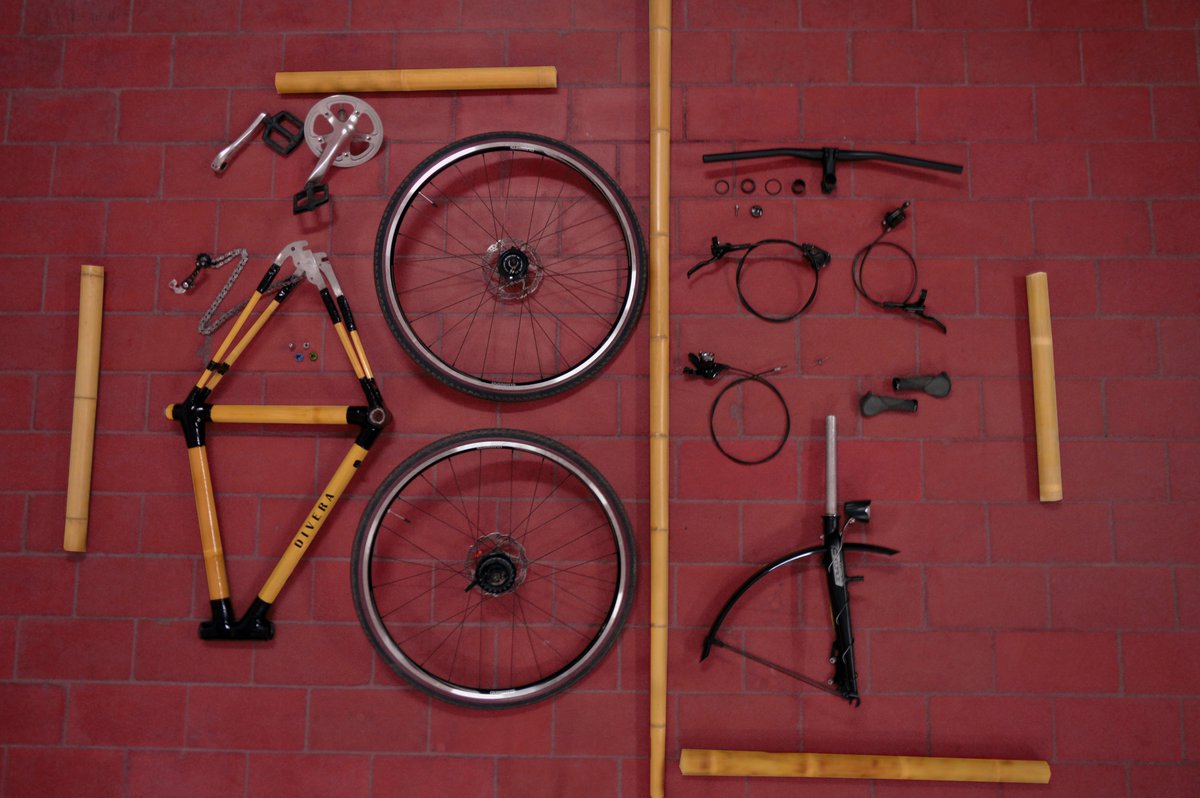 DiveraBikes's tweet photo. KISS - Keep It Simple Stupid

8 incorporated hub speeds
Intelligent head light 
Puncture protection tires
Hydraulic brakes
100% pure bamboo

Our city model, called KDF1 is made for riding, without much maintenance. Less parts, smart design, high performance. #Citybike #KDF1 https://t.co/OPcnnn5zht