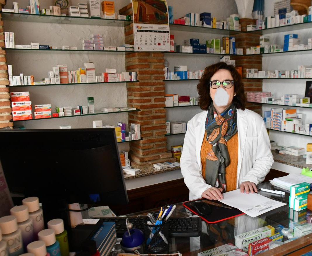 CartajimaVuela's tweet photo. Continuamos realizando el vídeo promocional sobre el uso de aplicaciones de monedero electrónico en el #AltoGenal por parte de nuestros comercios,para celebrar el #DiadeInternet @RedGuadalinfo @Manuel_DT @CGAlpandeire @CGFarajan @CGJuzcar @CGPujerra https://t.co/0K66MBNIAN