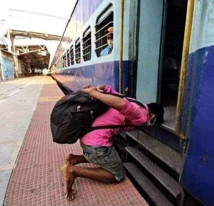 AmitJouhari's tweet photo. #इस एहसास को शब्दों में कह पाना मुमकिन नही ना मुमकिन है..💐🙏 https://t.co/jOMkUgnQ2v
