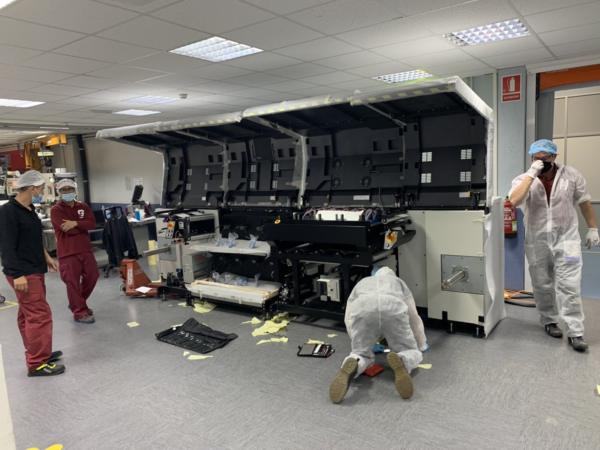 Germark_labels's tweet photo. Despite the tough times, we continue with our investment plans: A new press is being installed. Last technology to better service our customers.
#labels #digitallabels #TheArtOfLabeling https://t.co/2xIAXefYw4