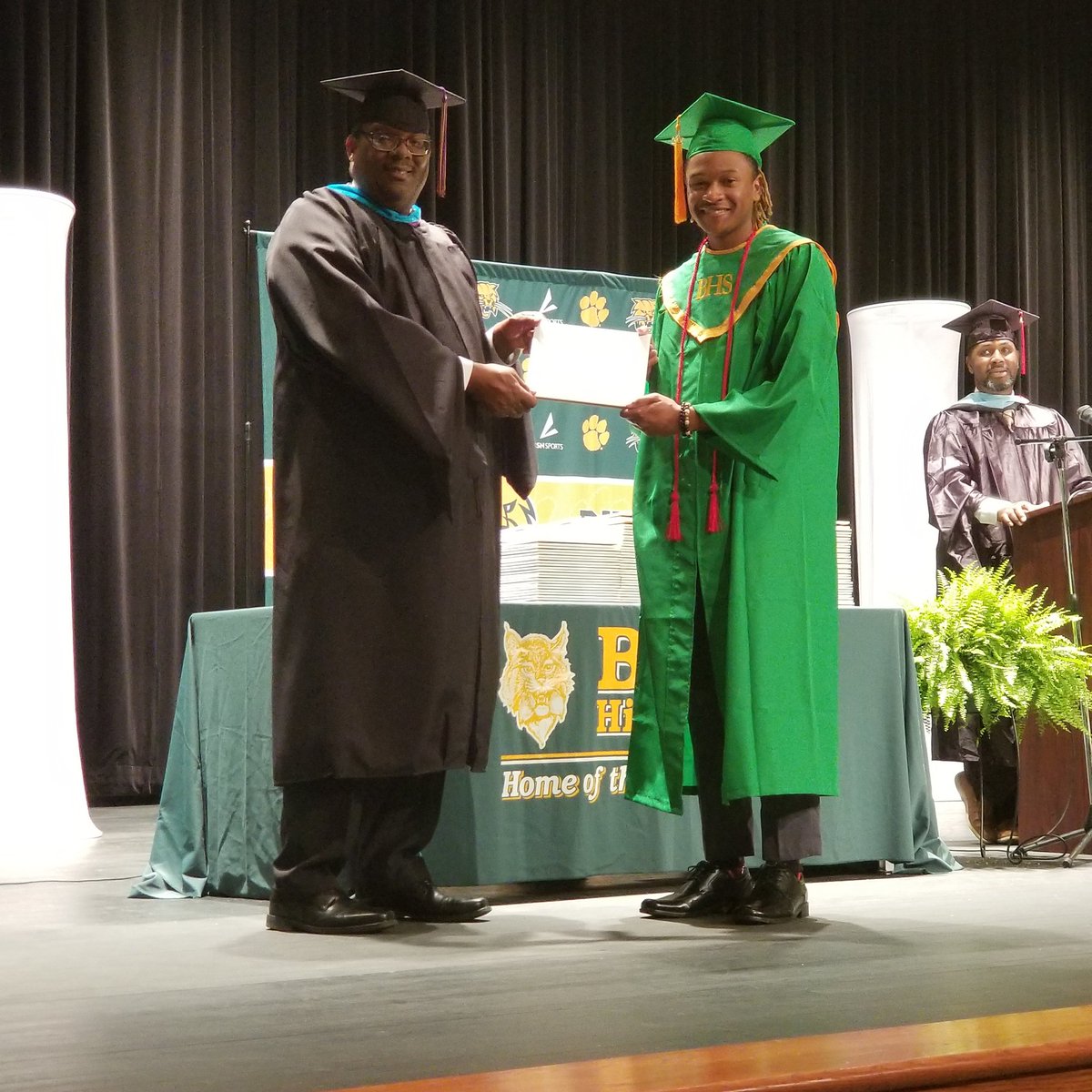 TracyColeman_RE's tweet photo. So proud of this guy. Congratulations Camron William Peace here we come #Graduation2020 https://t.co/17BL39qtBP