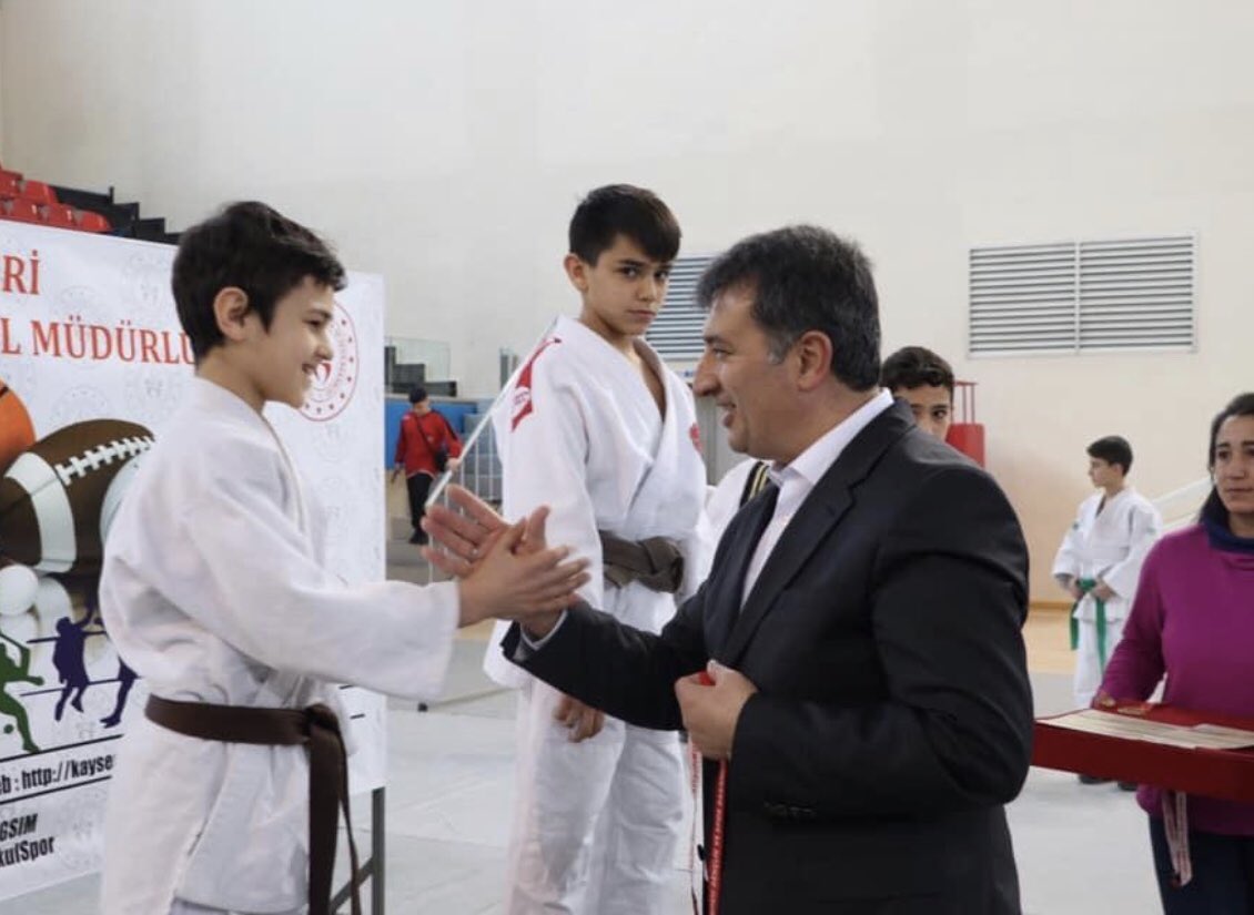 #SporcuyuzBiz İnaçlıyız.                            #SporcuyuzBiz  Azimliyiz.                        #SporcuyuzBiz  Başaracağız.       <a href="/kasapoglu/">Dr. Mehmet Kasapoğlu</a>