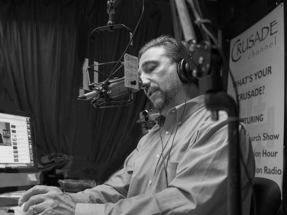 VeritasRadioNet's tweet photo. The Mike Church Show is LIVE w/ host @TheKingDude Today's Topics: phase 2-The Corona Coup, #COVID updates, #TinyTyrant Gov's being sued by doctors &amp; small business owners, @realDonaldTrump taking hydroxychloroquine &amp; the left is losing their minds over it &amp; much more! https://t.co/Wg9uoHHFrx