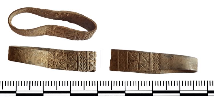 Tostig1066's tweet photo. Interesting #medieval finger-ring #recordedTODAY with @britishmuseum @findsorguk https://t.co/4VMGX7khgn