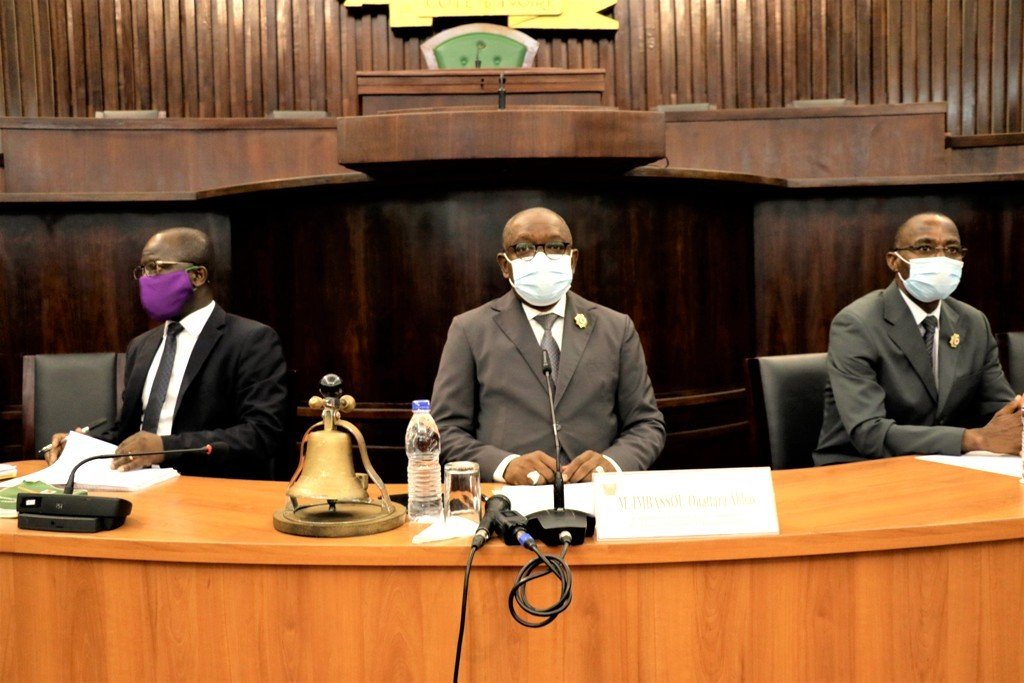 assnatci's tweet photo. #ANCI 

Mardi 19 Mai 2020.
La Commission des Affaires Générales et Institutionnelles  présidée par M. @ImbassouA reçoit les Ministres Sidiki Diakité, @KambileSansan  et @GKAFANA Émissaires du @Gouvci 
Ordre du jour : Examen de plusieurs projets de loi.
1/3
#CIV225 https://t.co/VEmxZZJe7D