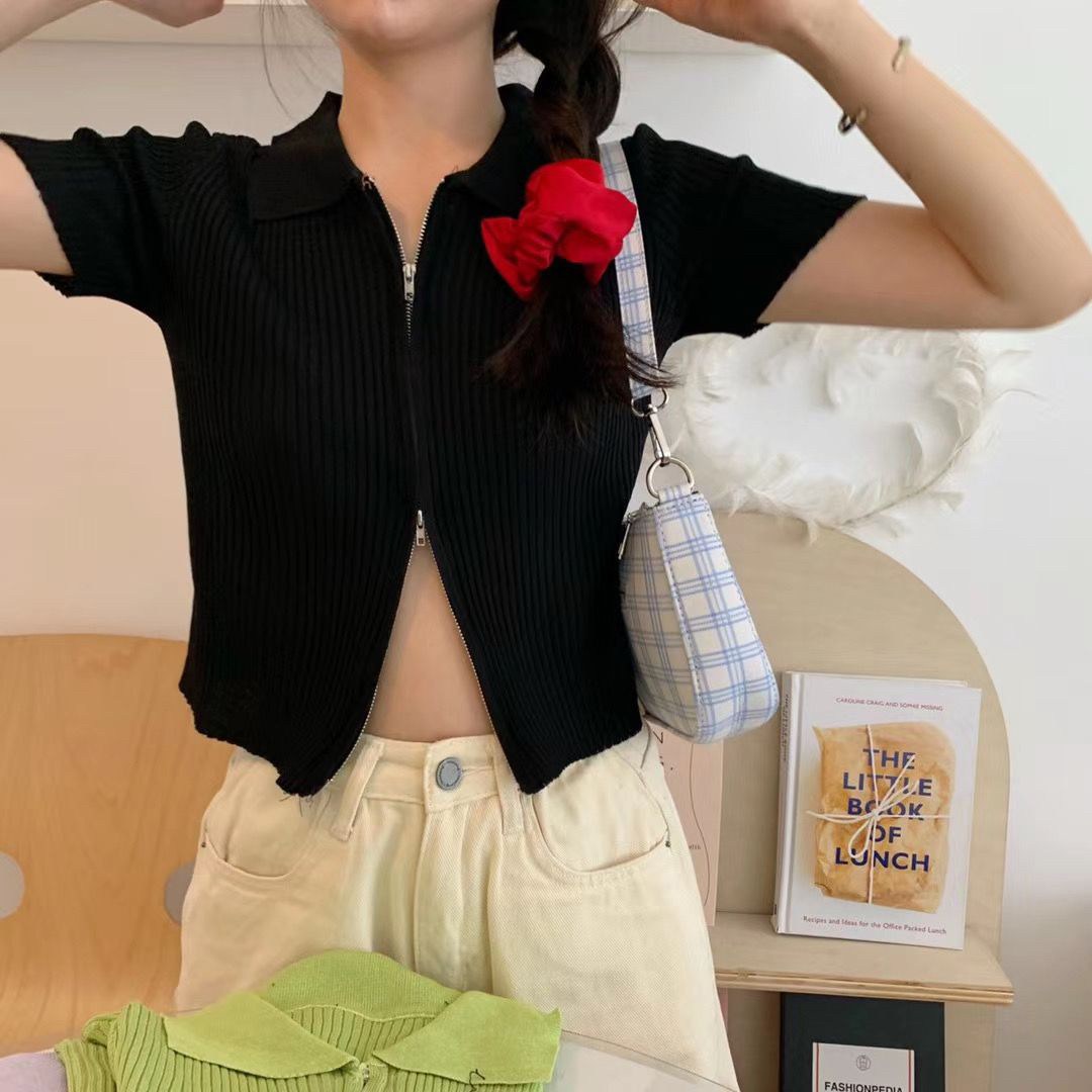 fouruclothes's tweet photo. ♡ งานนำเข้าพร้อมส่ง 🥞✨
เสื้อครอปคอปก ซิปรูดได้ 2 ทาง ผ้าไหมพรมร่องหนา ยืดได้เยอะ ♡♡
🥨 ชมพู ม่วง ส้ม ฟ้า ดำ
🥨 ยาว19" อก28-53"
♡ 190-. ♡
#fouruclothes #เสื้อผ้าสไตล์เกาหลี #เสื้อผ้าแฟชั่นเกาหลี #เสื้อผ้าเกาหลี #เสื้อผ้าพร้อมส่ง #เสื้อผ้าแฟชั่น https://t.co/gDgkg6Y6GF