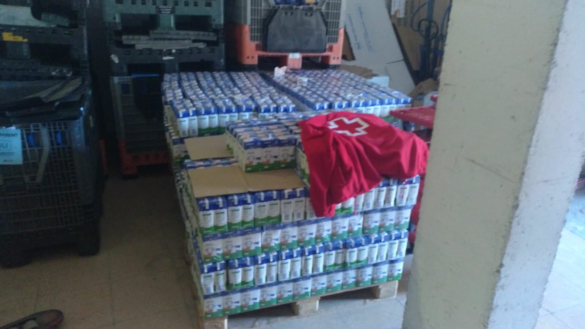 Ahir, responent a la crida que vam fer per a la recollida de llet, vàrem rebre una donació de més de 2.000 litres de llet de l'empresa @Bonareaguissona, que se suma a les moltíssimes donacions particulars que hem rebut aquests dies #tàrregasolidària #totssumem