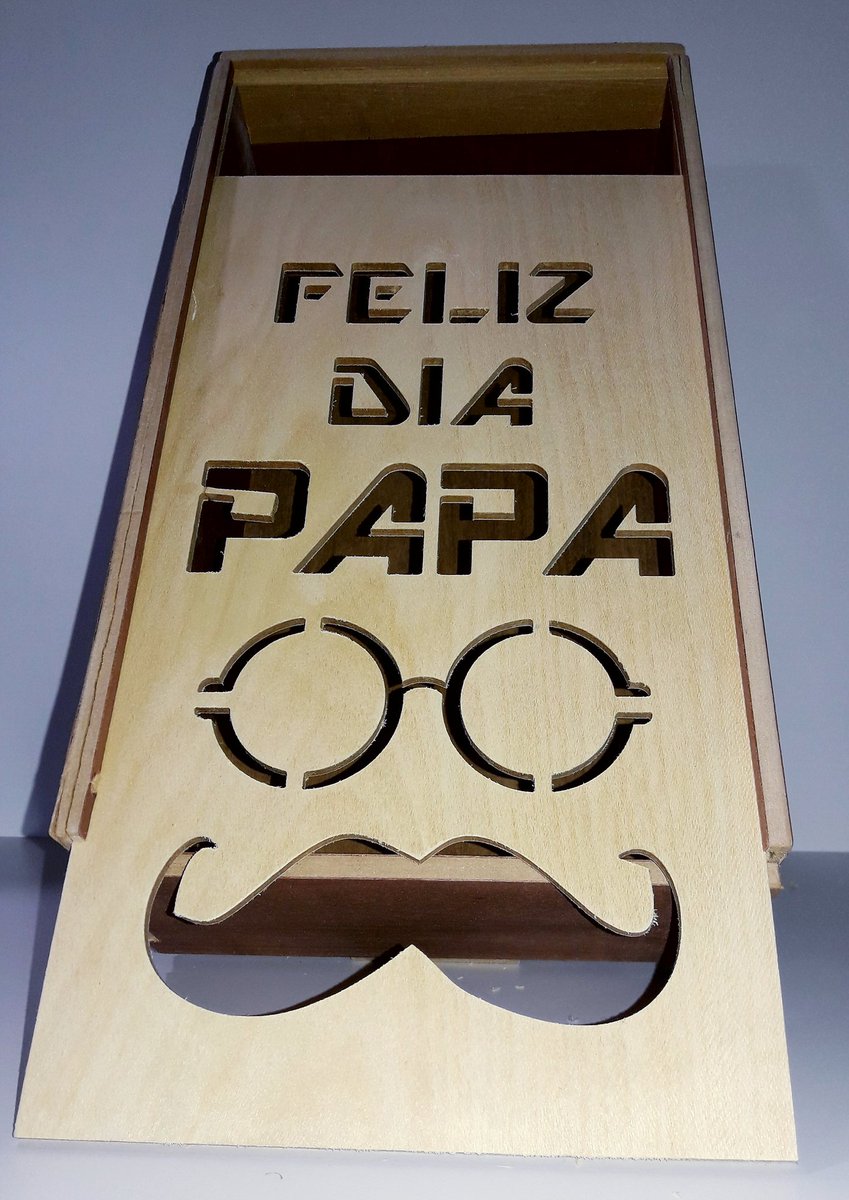 Huelgaeterna's tweet photo. ME da mucha vergüenza hablar por la radio. ME quedé sin laburo , tengo 59 años y arranque con este emprendimiento. Con un retwit me estás ayudando. Muchísimas gracias @tanoproductor https://t.co/H6TKbjbi5Y
