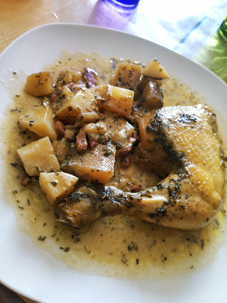 _Ysaline_'s tweet photo. Poulet à la crème et pommes de terre, à la cocotte x)
#Youcook #Jigme @YouCookCuisine https://t.co/zWJxURB8Wg