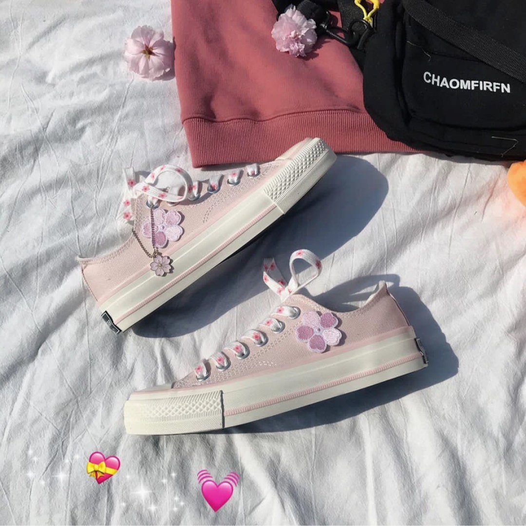 xxxiluizy_i's tweet photo. 🌻 OPEN PO 🌻
Hanami Shoes
Price :
• Short : 268
• High : 283
Size : 35 - 40
Colour : Black, Pink, White
💯% Import
#sepatu #sepatukeren #sneakers
#sepatukece #import #korea #kpop #Korean #koreanstyle #koreanstyleshoes #koreangirl #zyzystr https://t.co/JdUnocQUAU