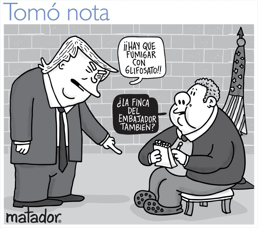 AlirioUribeMuoz's tweet photo. #TopDelDescaro es que Gobierno se codee con narcos y mafiosos, mientras hace caso a los gringos de fumigar campesinos, indígenas y afros. Van a fumigar embajador en Suesca? https://t.co/jNLK5VEyGx
