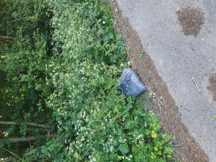 18 mei 2020
Even eruit, klein rondje door <a href="/OudDijk/">Oud-Dijk</a>.

Zoals eerder gezegd nu alleen maar het grotere werk...

#Kollenburgweg
#vuilnis #illegalestort
<a href="/gem_montferland/">Gemeente Montferland</a> #droevig