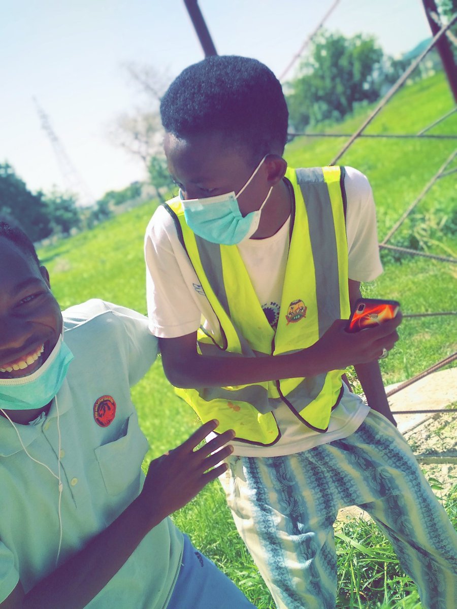 MubarakBadama10's tweet photo. @bashirelbashir @FUDJigawaNG @FUD_Parrot @FUD_Connect @CampusFud @_fudhub @FUD_NAKSS Hhhh we never fail 🤪😂👍.... 
Bro 
#communityservicechallenge
@FUD_Connect https://t.co/WGAVVOmWL2