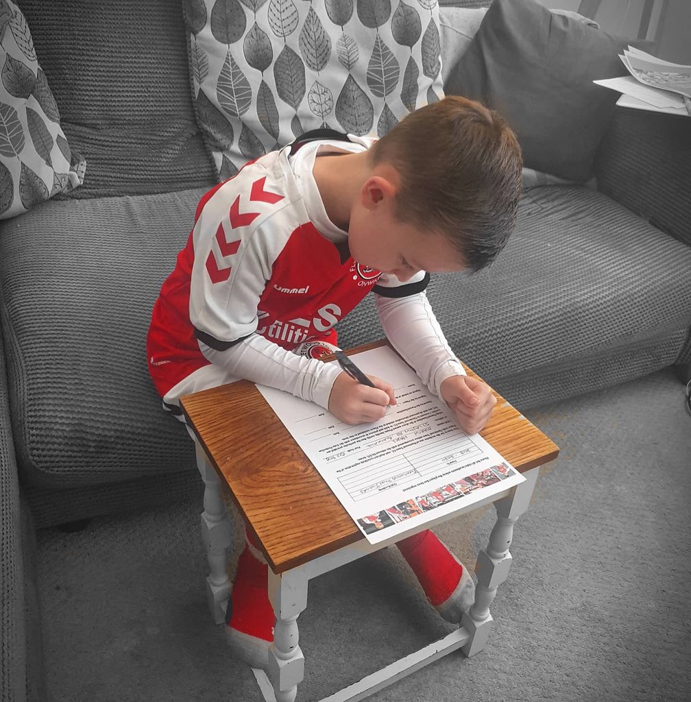 ftjfd10's tweet photo. Brilliant to see another boy from the dev on another pathway. Theo as been coming to the dev since he was 3. Massive congratulations pal from all the coaches at the development on your signing for @academyftfc good luck,keep playing with that smile !!!! https://t.co/U87ERMGRuE