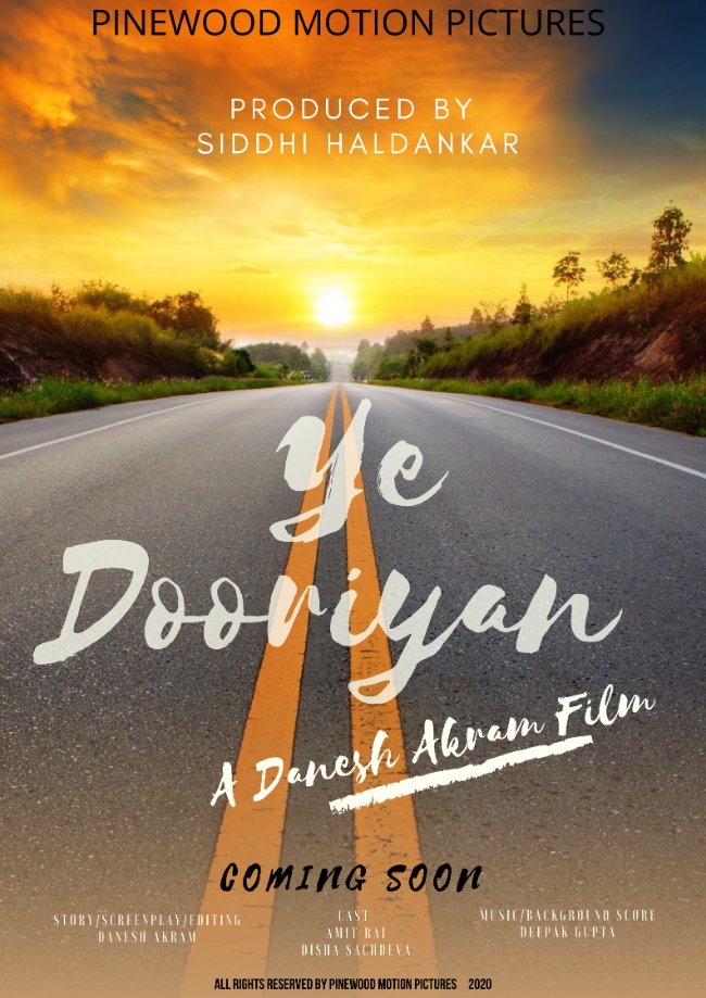 PinewoodMotion's tweet photo. Here is the first look poster of our upcoming film totally made on mobile and the film is shot entirely from our respective homes."Ye Dooriyan".

#covid19 #frontlineheroes  #wecandothistogether #supportindiefilm #film #directors #producers #Indiefilms #musicdirectors #editing https://t.co/bbxVhFh0EE