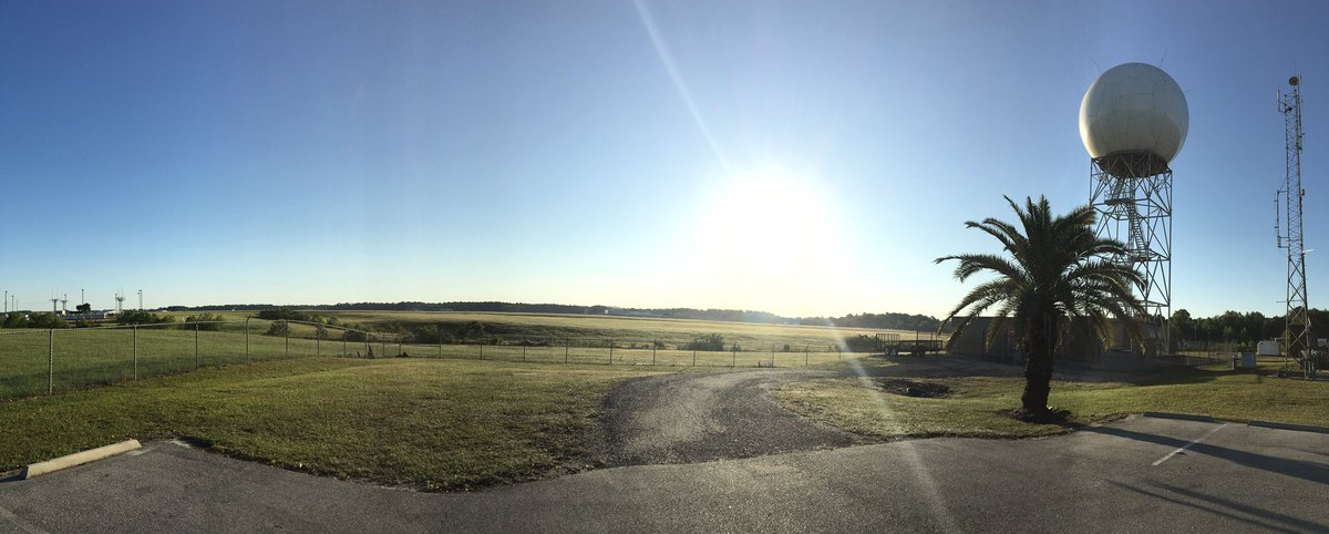 NWSMobile's tweet photo. 😎 Break our the sunglasses this morning as we have a severe clear sky. 

⛈ Unfortunately, the clear skies will not last as showers and thunderstorms develop this afternoon. A few storms could be strong west of I-65 with some gusty winds. #mobwx https://t.co/ZKWIj71ZZb