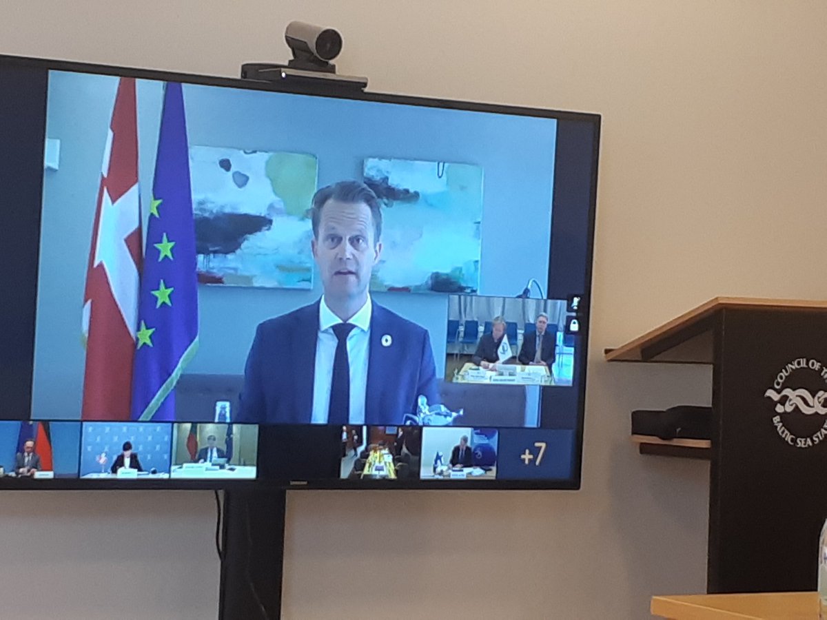 The meeting starts with  @JeppeKofod opening and reconfirming the special responsibility that Denmark feels towards reigniting the political dialogue in the  #BalticSeaRegion.  #CBSSBornholm  @DanishMFA
