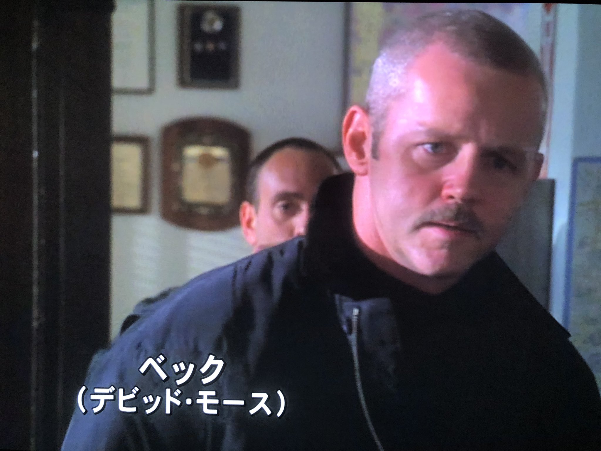 ট ইট র ともとも 交渉人で登場人物の名前と俳優名が出るんだけど ジョン スペンサー演じるトラヴィス署長がただ単に 署長 とだけ書かれているのに苦笑いした T Co 4wsdkz3vua ট ইট র