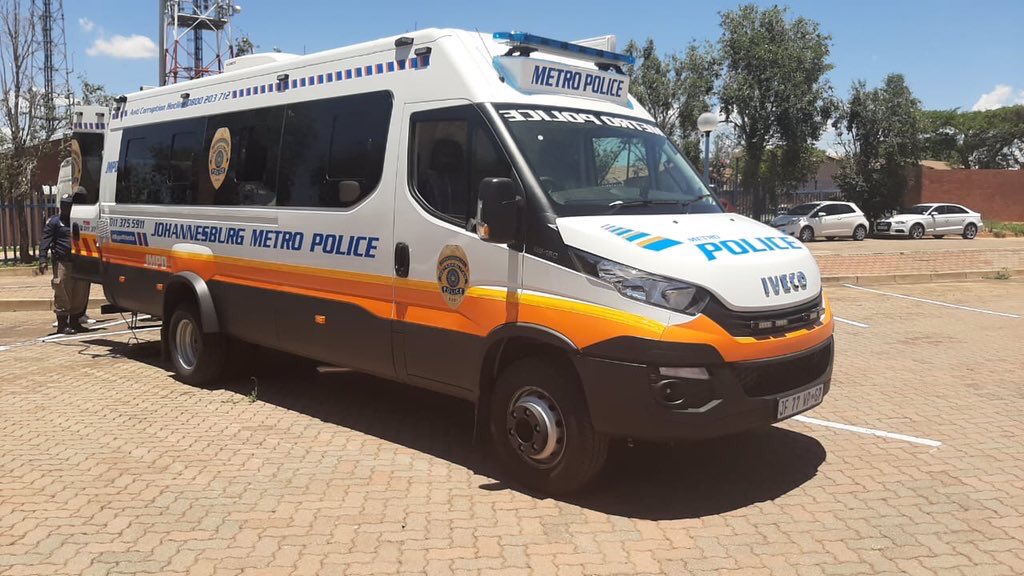 CityofJoburgZA's tweet photo. A stern warning to the #CatDriver Our Number Plates Recognition Buses have multiple functions:
They detect
-False Number Plates
-Cloned Number Plates
-Unregistered and Unlicenced Vehicles #JoburgRoadSafety ^LM https://t.co/GtjNPD067K