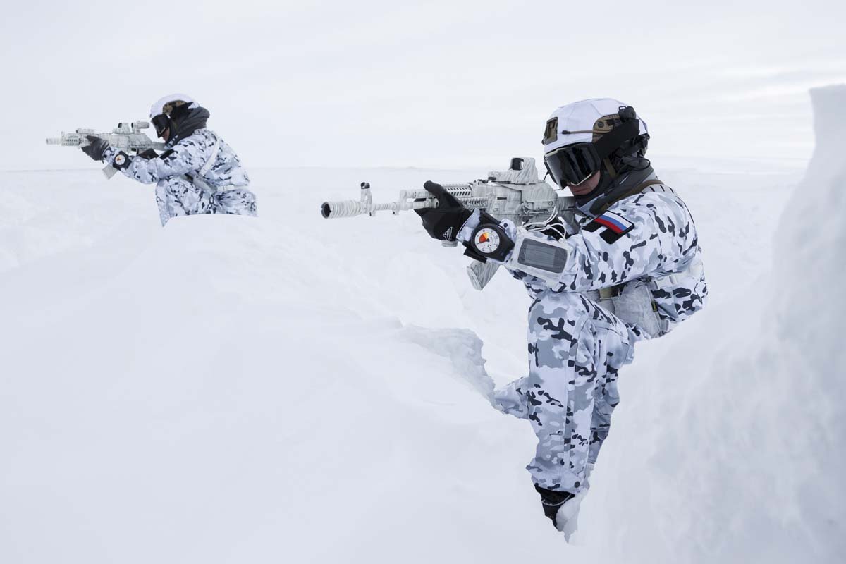 Officers from the FSB Special Purpose Center Vympel unit's dive and HALO/HAHO teams with Team Wendy EXFIL and 5.45 Design Spartanets helmets, and EOTech G33 magnifier, 512, and XPS2/3 sights. 13/ https://vk.com/milinfolive?z=video-123538639_456249620%2Fa4f0e418040539c2a7%2Fpl_wall_-123538639