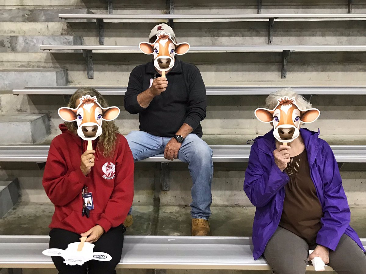 BeasonTrish's tweet photo. Fun mask from the Dsiry Alliance Youth Wellness Team https://t.co/nX36RJhbyj