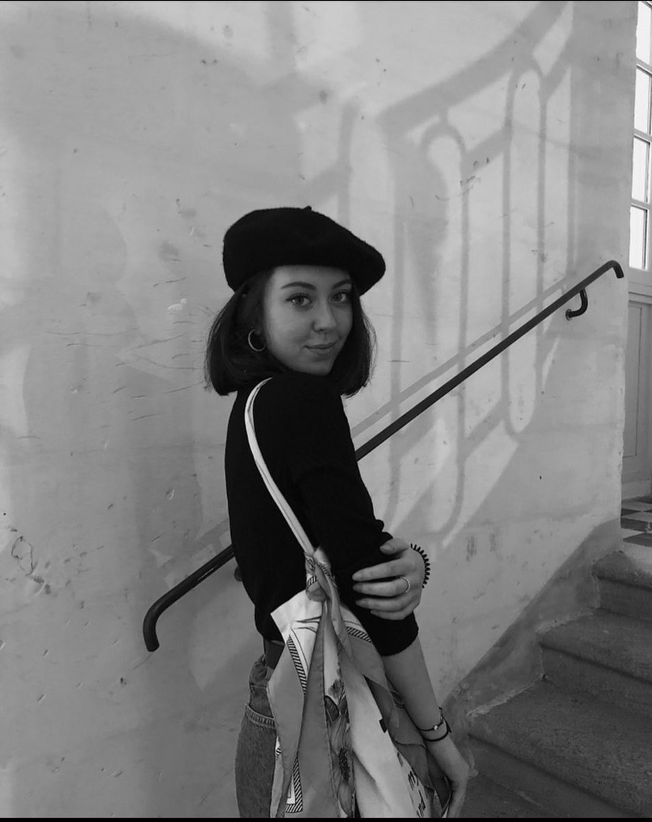 WriterCosmic's tweet photo. 🦋Thread de la plus belle personne que je connaisse🌸

Alors voilà cet merveille c’est ma copine , et je l’aime extrêmement fort , elle oublie souvent à quel point elle est géniale belle et talentueuse.
Alors je vais donner pleins de raisons de pourquoi je l’aime go. 
#love https://t.co/RBvnBHbmpV