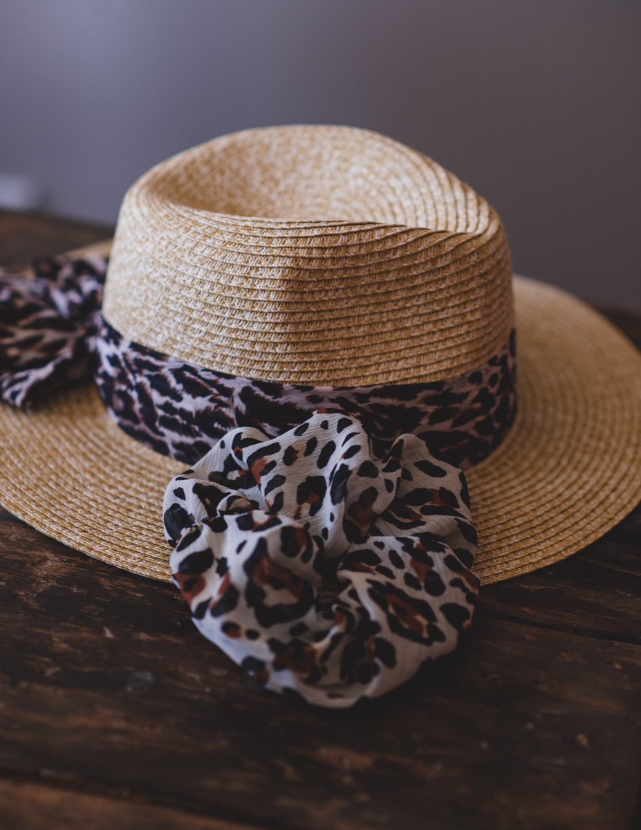 How are you accessorizing this summer?☀️ #scrunchies #accessories #shoplocal #outfityouroutfit