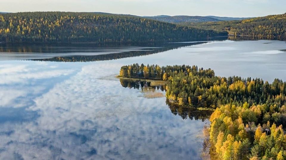DiscoverFinland's tweet photo. Four photos shared by @Travelpello on Facebook added to our Finnish Nature &amp; Landscapes gallery: https://t.co/CJMutc5B52 Learn more about nature trails in Lapland: https://t.co/JrWexZq9pZ https://t.co/0gtG3EZr4O