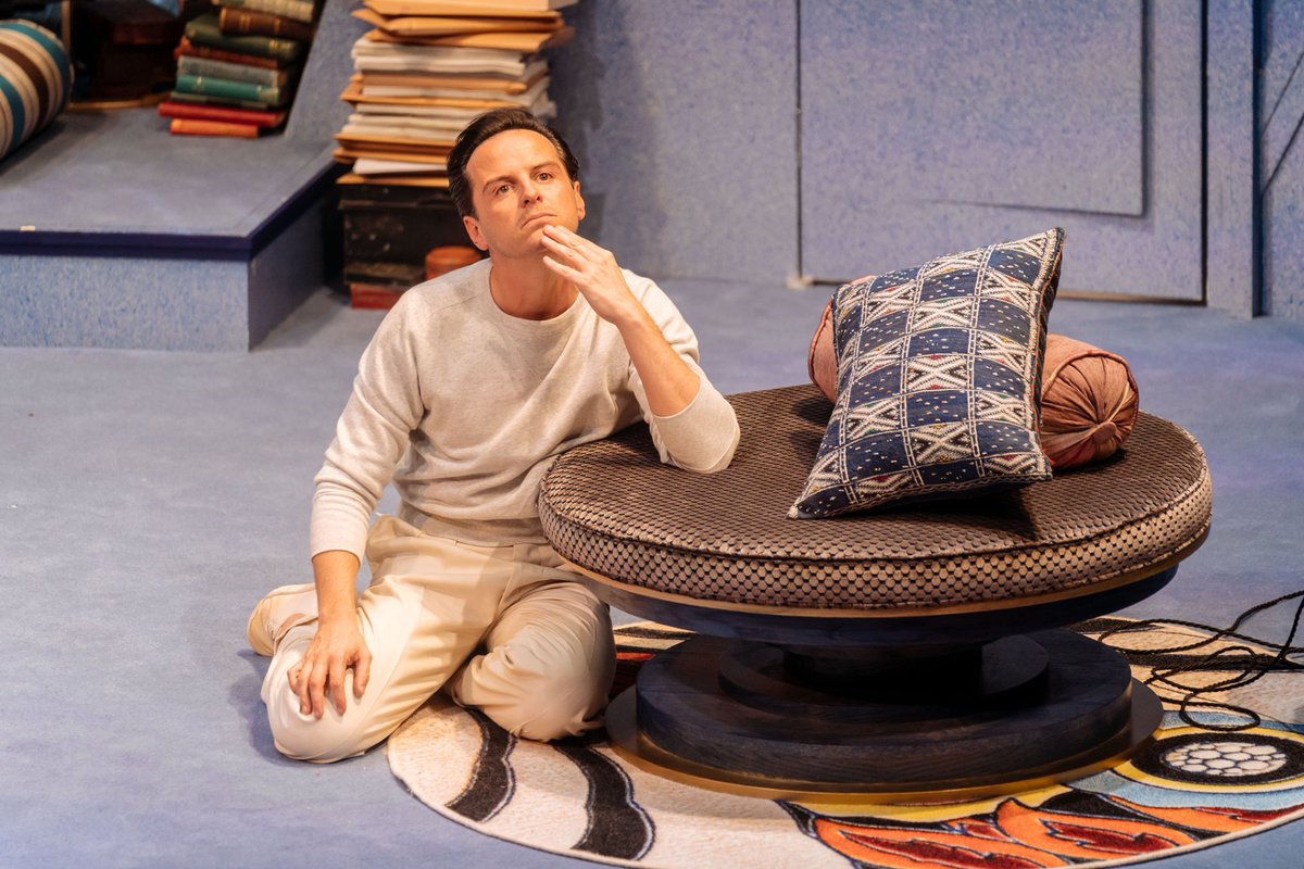 oldvictheatre's tweet photo. #OVCreativeTasks No. 20
Recreate this π https://t.co/ge41DVlpa7