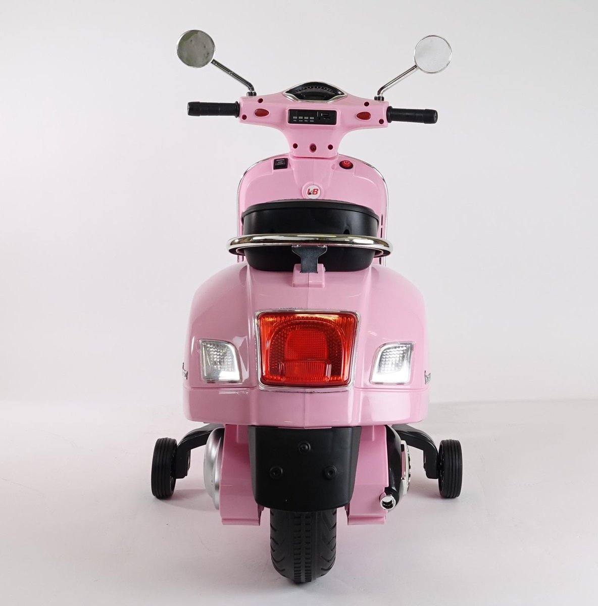 Newgenbikes's tweet photo. Binnenkort weer verkrijgbaar!!

Deze stoere Vespa voor maar €159,95!!!
#kinderspeelgoed #elektrisch #cadeau #kids #scooter #vespa https://t.co/Al2wmStfdQ