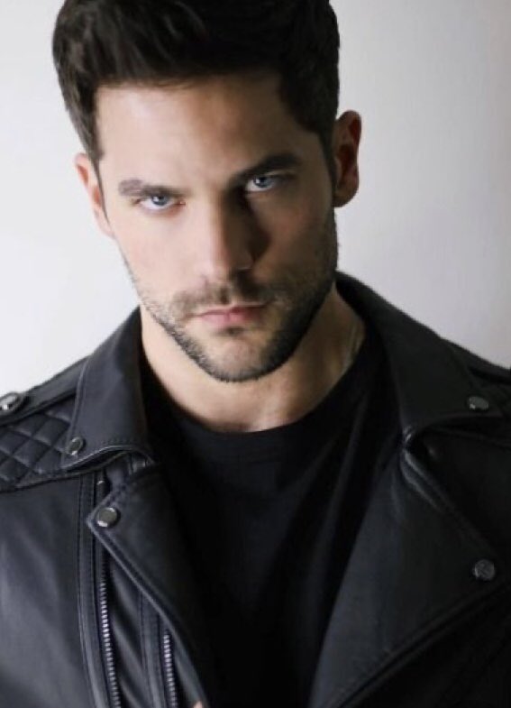 OfGreyPrincess's tweet image. Best decision I made was being with you @OfBodyGuard my brothers are just going to have to deal with my decision *Winks*