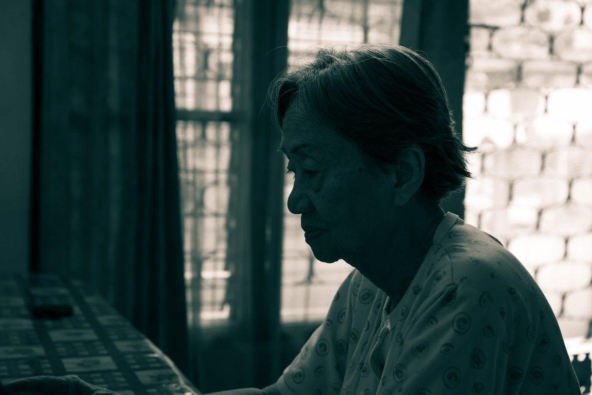 BeyondLifeUK's tweet image. For widows and widowers living alone, it can be especially hard when family and friends have to stay at home to stay safe. If you know someone who has lost their partner, give them a call today. They might need the company.