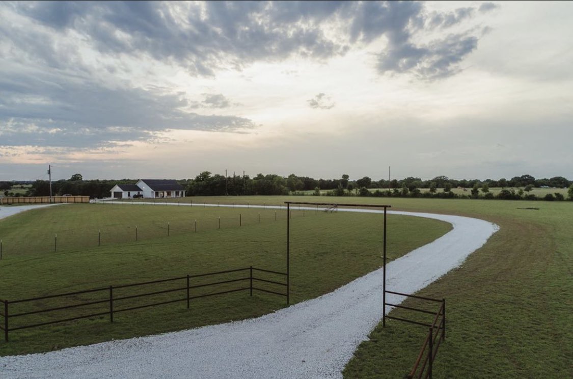 corymhtx's tweet image. This one. This is it.