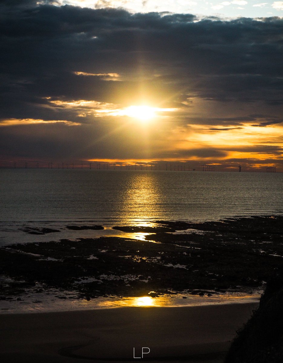 Sunrise at Botany Bay 💜🌅☁️
#botanybay #sunrise #thanet #visitthanet #sun #sand #cliff #beach #colourful #rocks #sea #photograghy #sunrisephotography #clouds 
@itvweather @stockimo @bbcsoutheast @botanybayhotel @ThanetGazette @VisitThanet