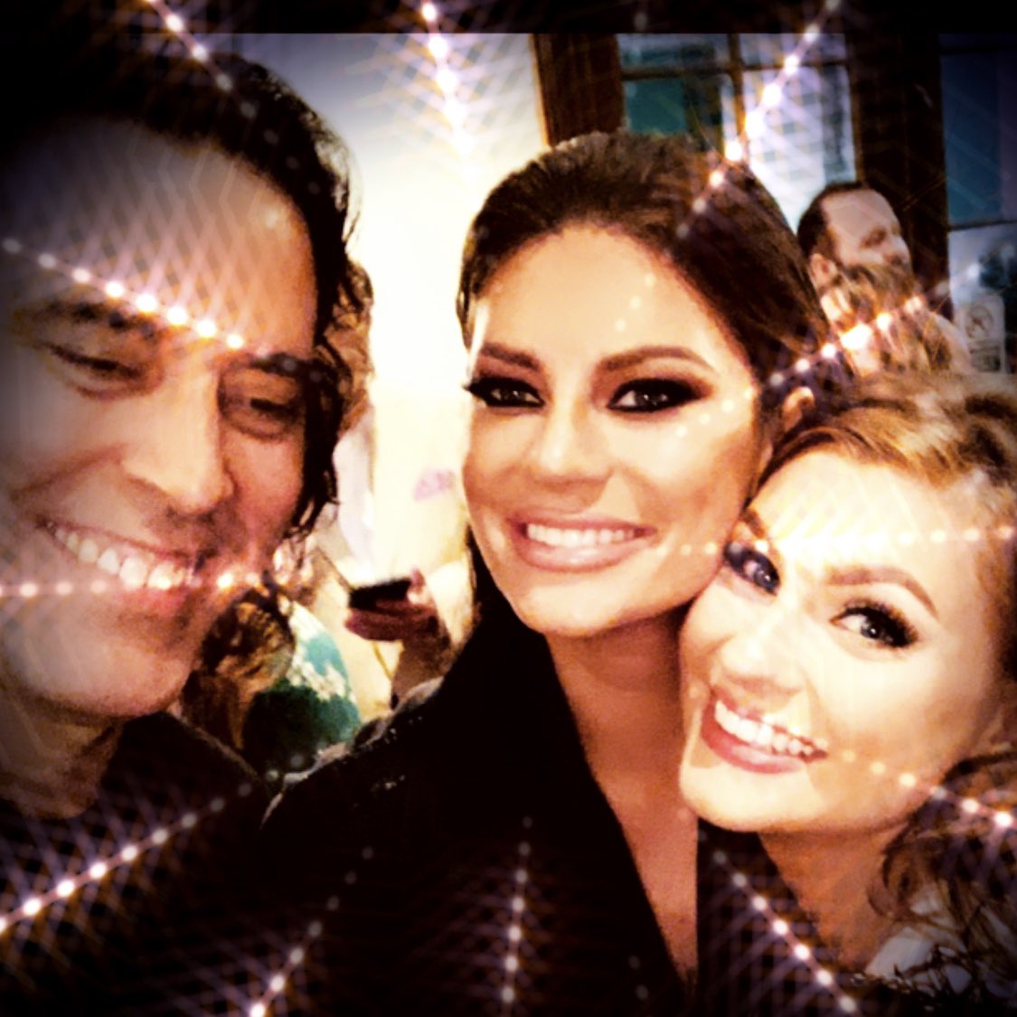 JeffDanPhillips's tweet photo. 2.4.Tues #NewOrleans had 2 avert my eyes from light from these 2 #risingstars: @HannahStocking @hayl_griffith @ premiere 4 #satanicpanic Look out 4 these 2 talented ladies! Check out Hannah’s @hihowareu 4 $ giveaways!@fangoria #jeffdanielphillips #hannahstocking #hayleygriffith https://t.co/88HAOdW6QI