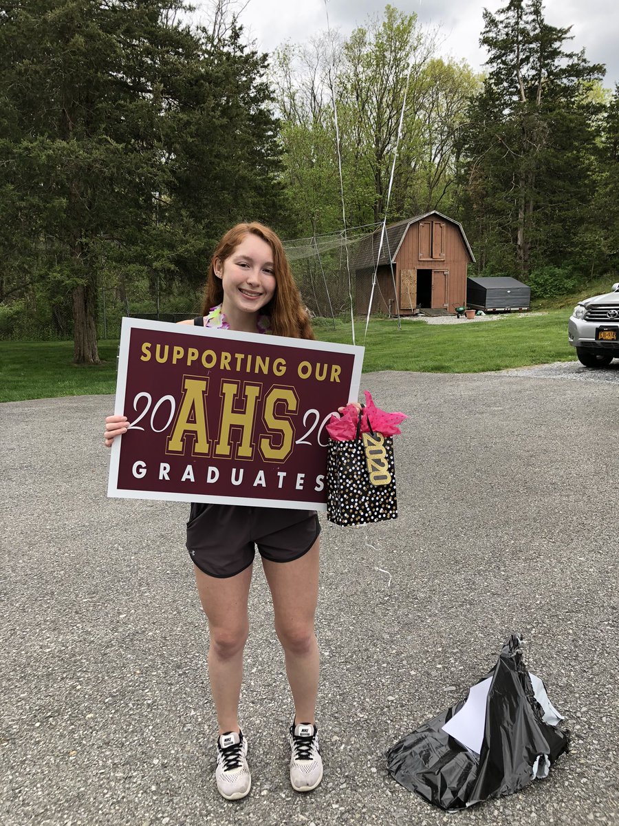 Love seeing the smiles on their faces❤️Congratulations seniors! Three more kids to go.. stay tuned